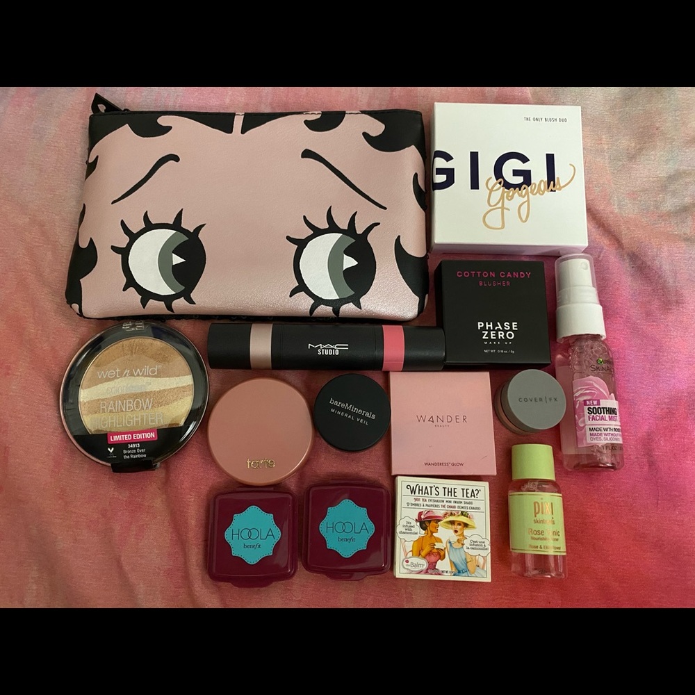 Makeup bundle and bag